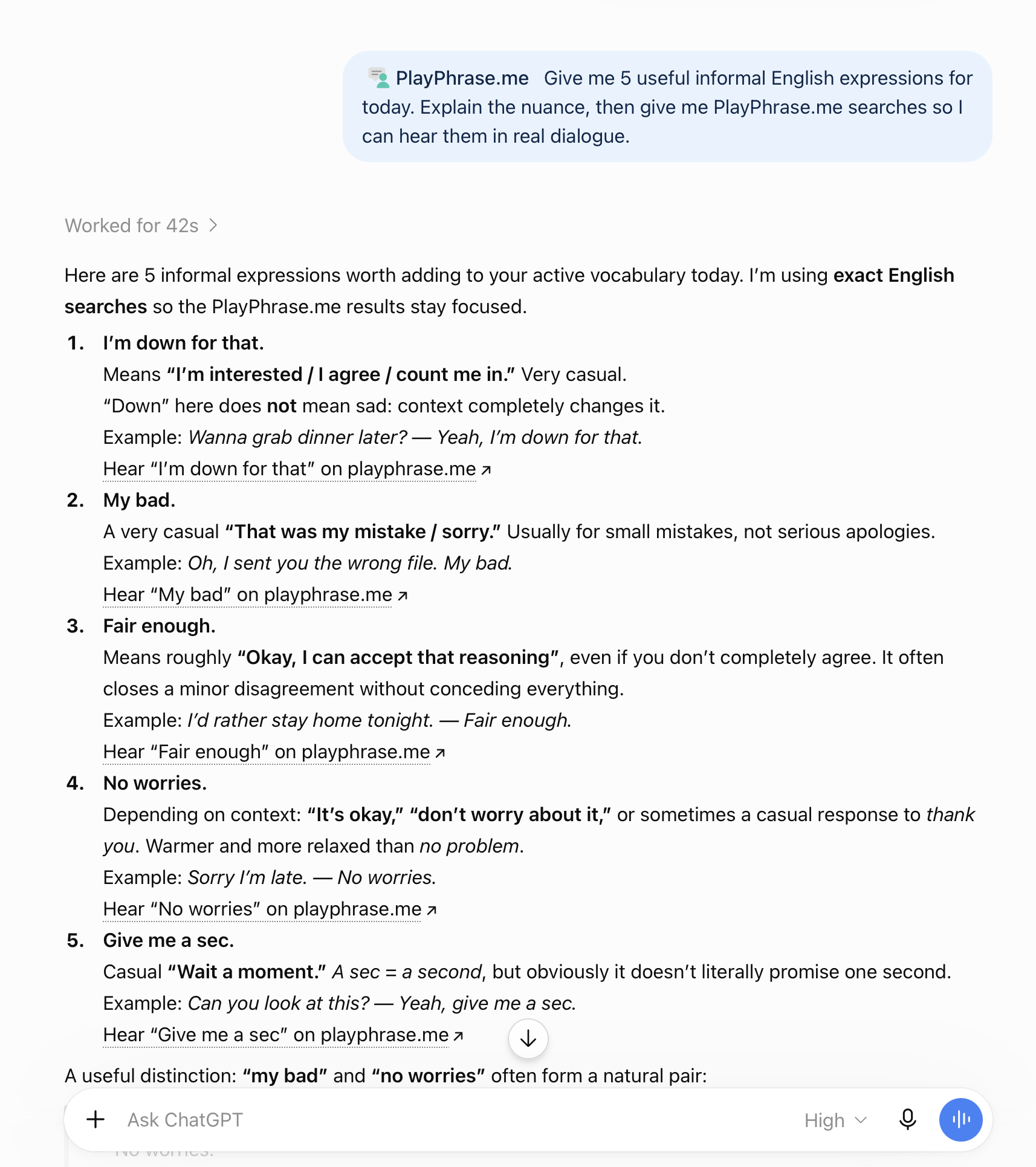 Respuesta de ChatGPT con cinco expresiones en inglés, explicaciones y enlaces de Playphrase.me